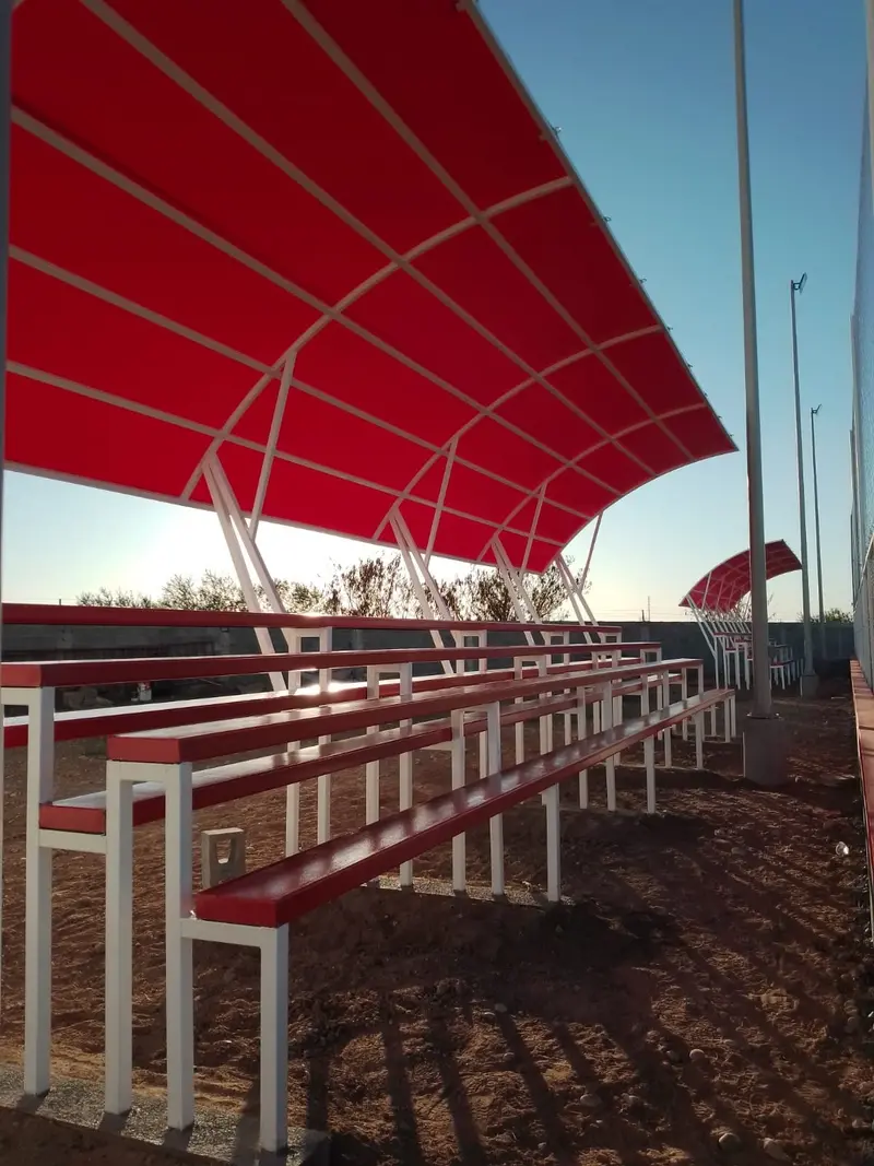 Grada deportiva 50 personas techo curvo lona